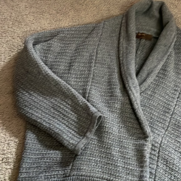 Really thick and soft sweater with snap closure - Picture 2 of 5
